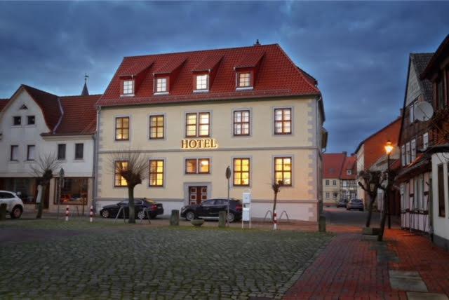 Hotel Am Markt Oebisfelde Exteriör bild