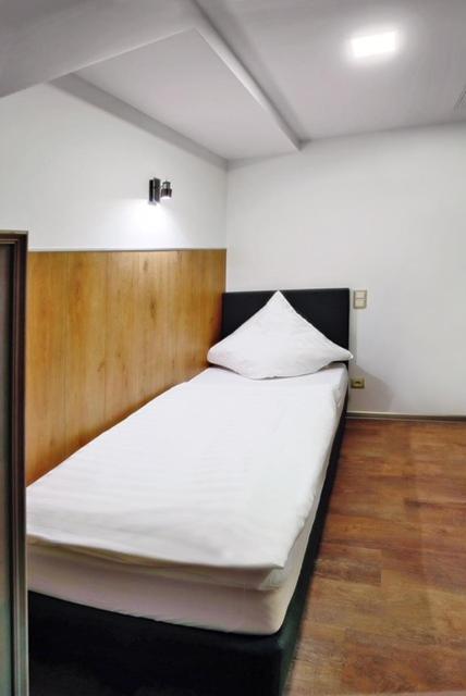 Hotel Am Markt Oebisfelde Exteriör bild